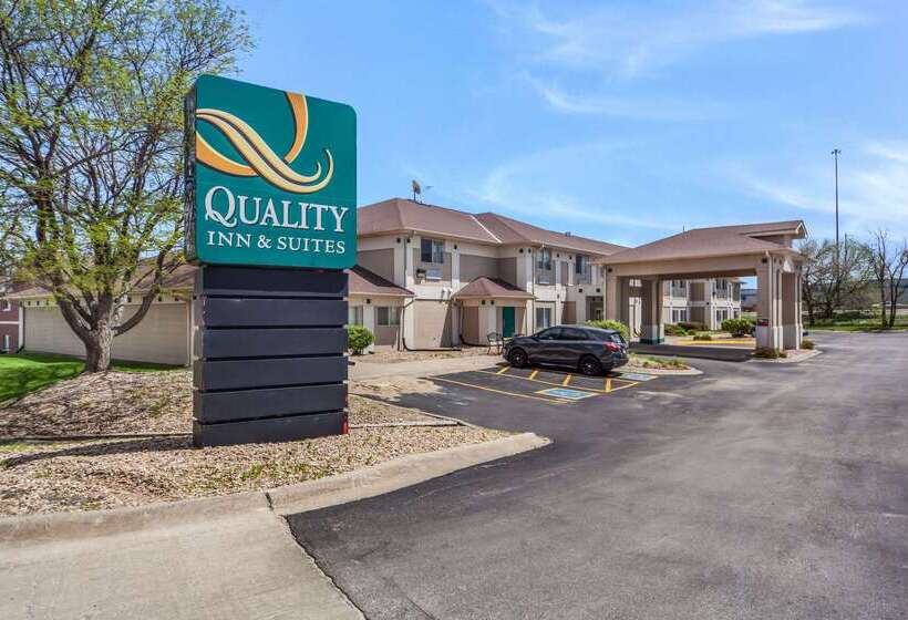 هتل Quality Inn & Suites West Omaha   Ne Linclon