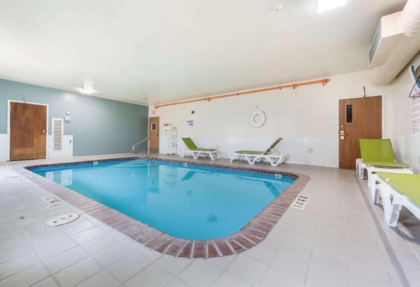 هتل Quality Inn & Suites West Omaha   Ne Linclon