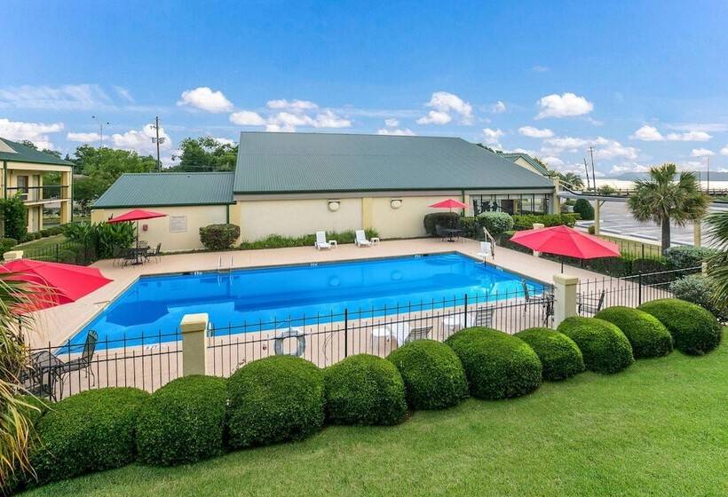 فندق Quality Inn & Suites Near Lake Eufaula