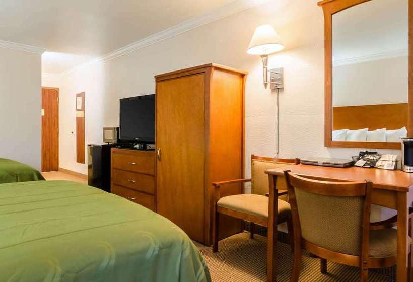 هتل Quality Inn & Suites Salina