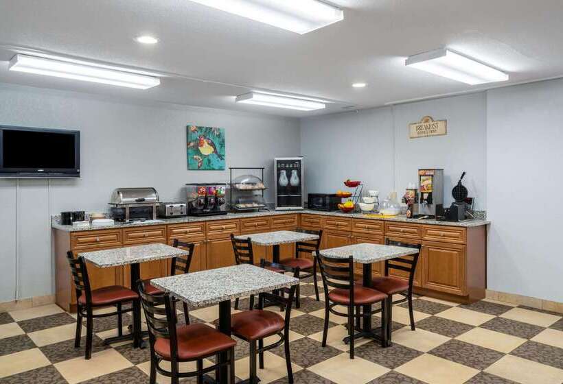 هتل Ramada By Wyndham Maggie Valley