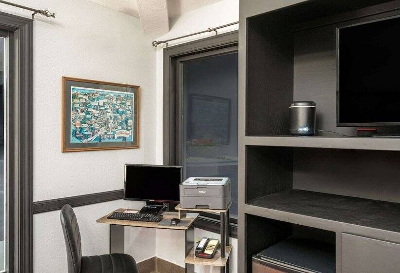 هتل Ramada By Wyndham Maggie Valley