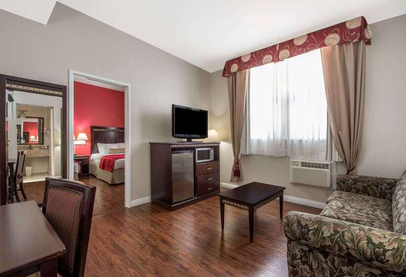 هتل Ramada By Wyndham San Diego Airport