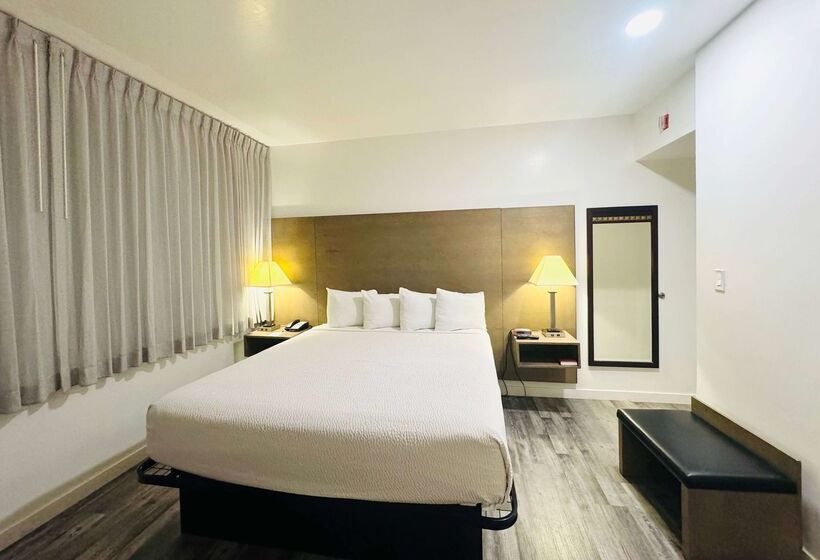 هتل Ramada By Wyndham San Diego Airport