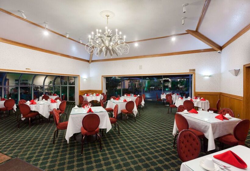 فندق Ramada By Wyndham South El Monte