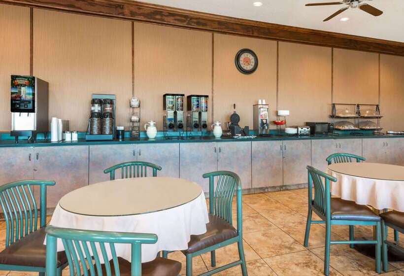 فندق Ramada By Wyndham West Atlantic City