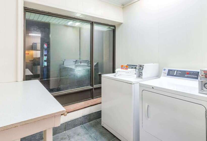 فندق Ramada By Wyndham West Atlantic City