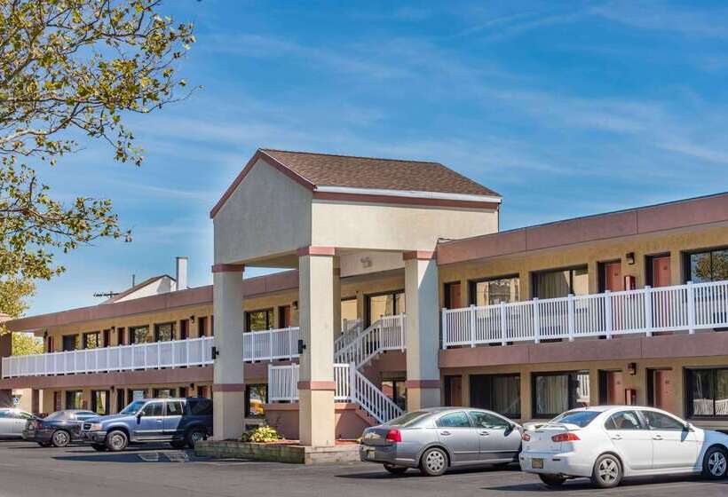 فندق Ramada By Wyndham West Atlantic City