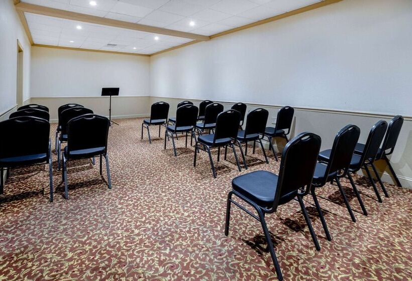 فندق Ramada By Wyndham West Atlantic City