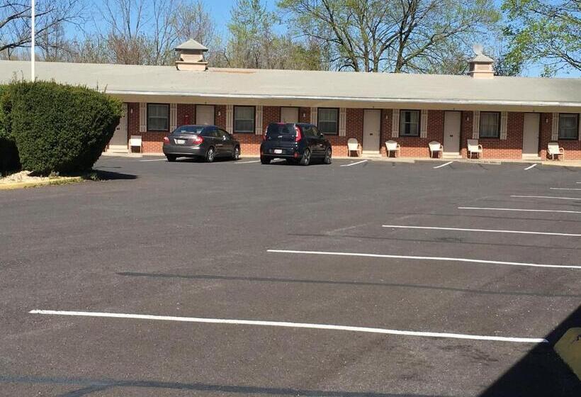 فندق Red Carpet Inn  Gettysburg