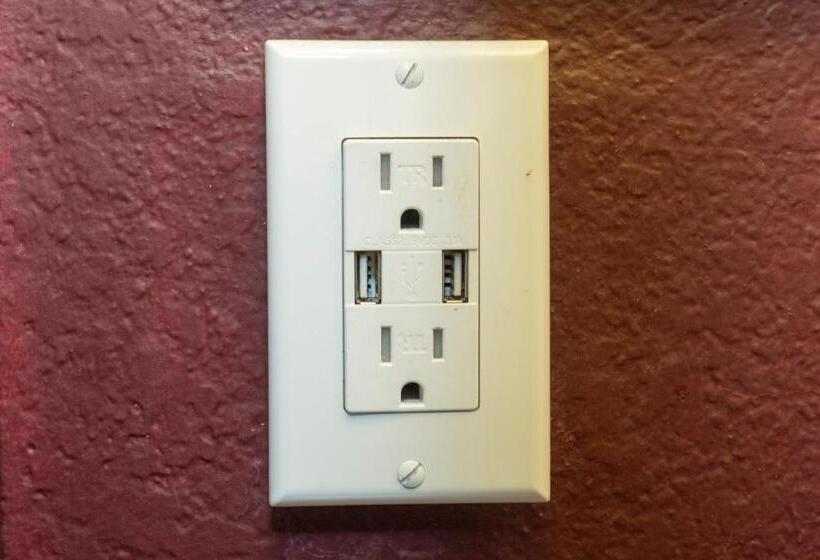 בית מלון כפרי Red Roof Inn Jackson Downtown  Fairgrounds