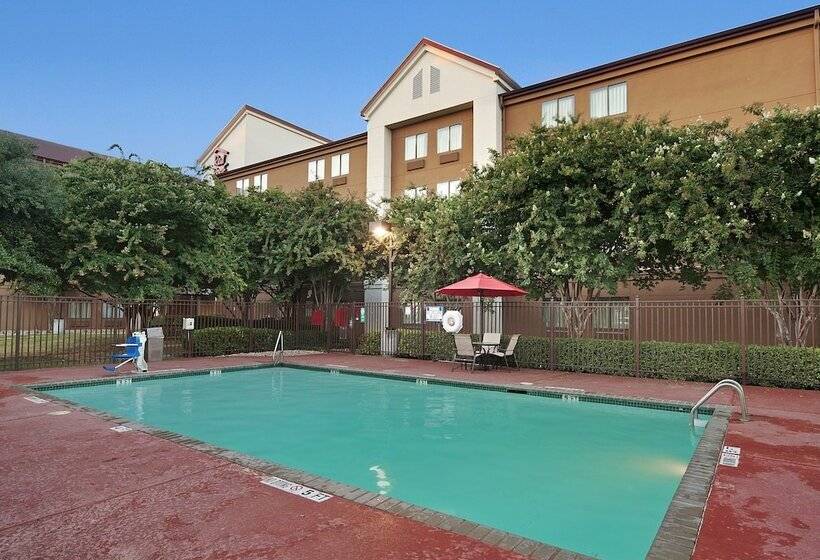 هتل Red Roof Inn Plus+ Austin South