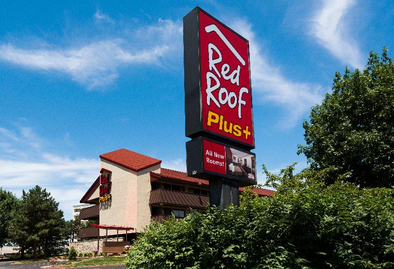 هتل Red Roof Inn Plus+ St Louis   Forest Park/ Hampton Ave