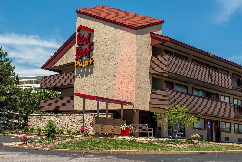 هتل Red Roof Inn Plus+ St Louis   Forest Park/ Hampton Ave