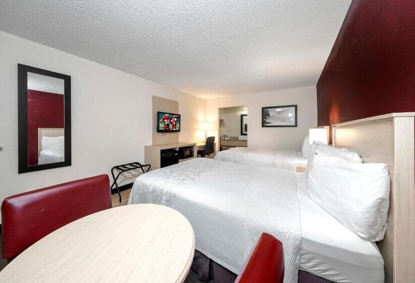 בית מלון כפרי Red Roof Inn Plus+ & Suites Naples Downtown 5th Ave S