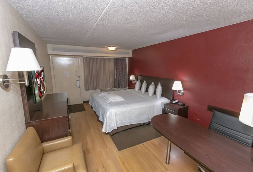 هتل Red Roof Inn Plus+ Wilmington   Newark