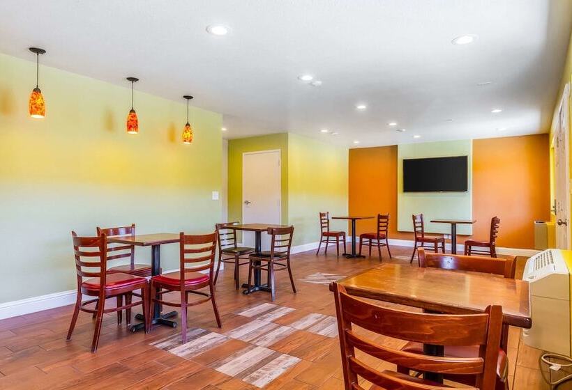 호텔 Rodeway Inn Wine Country