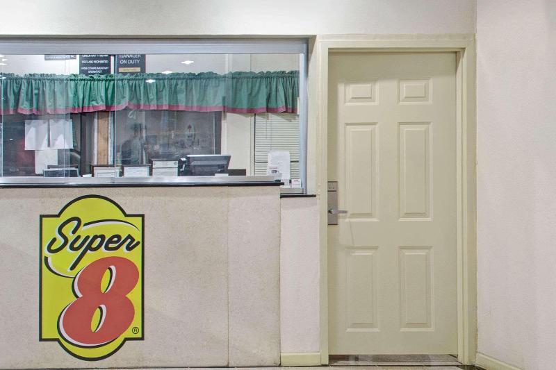 호텔 Super 8 By Wyndham Suwanee