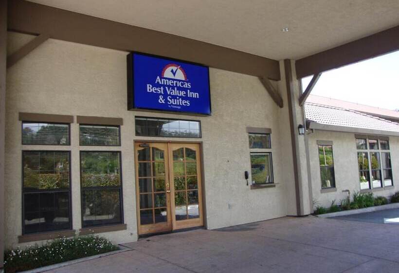 בית מלון כפרי The Miramar Inn