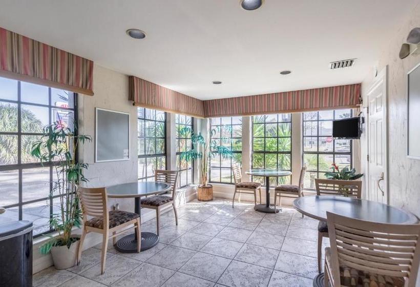 فندق Econo Lodge Palm Harbor  Clearwater