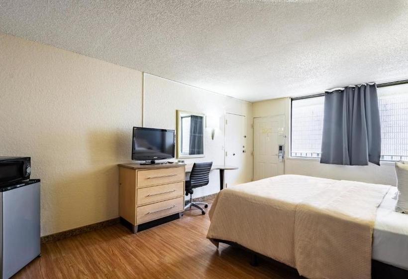 فندق Econo Lodge Palm Harbor  Clearwater