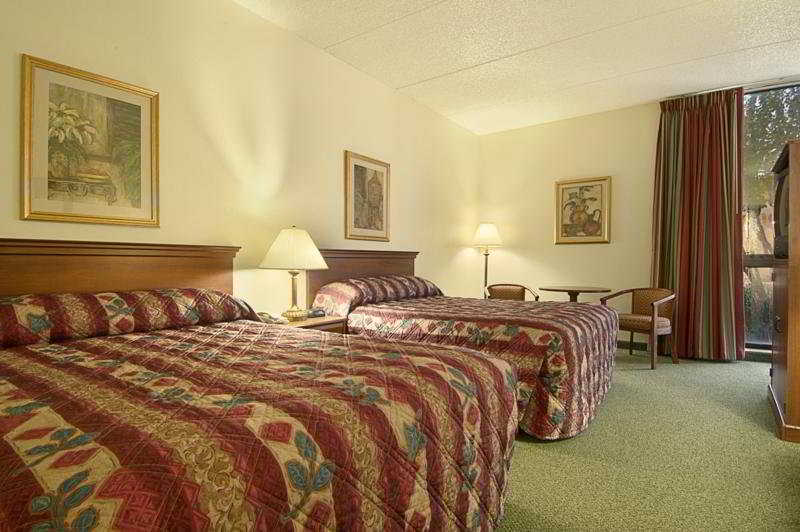 استراحتگاه Magnuson Grand Hotel Maingate West