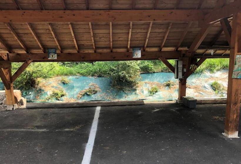 مبيت وإفطار Le Clos Des Pierres Rouges
