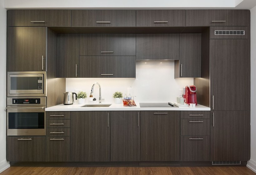 בית מלון כפרי Metropolis Suites  Yonge Sheppard