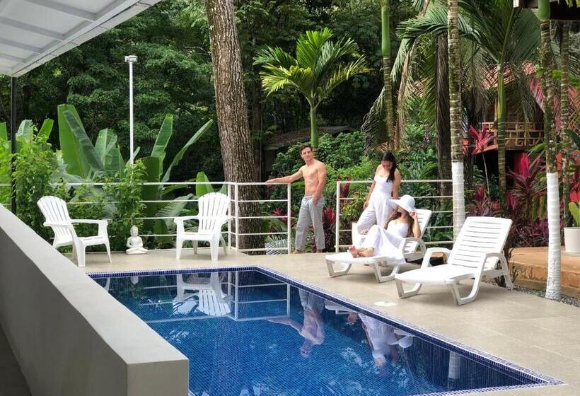 فندق Ballena Dorada Lodge