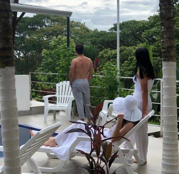 فندق Ballena Dorada Lodge
