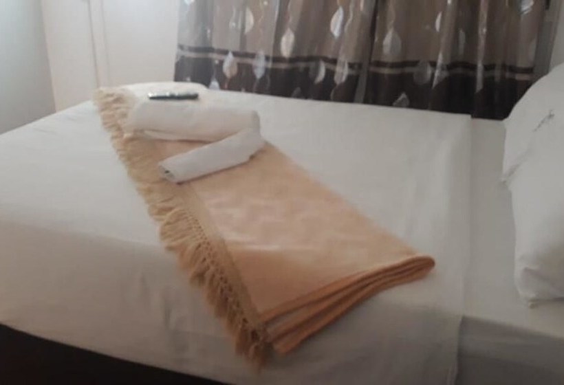 ペンション Ddjumas Acommodation