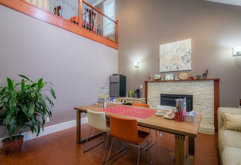 بنسيون Vancouver Yuelai Guesthouse