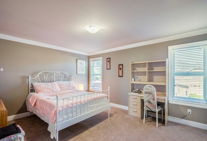 بنسيون Vancouver Yuelai Guesthouse