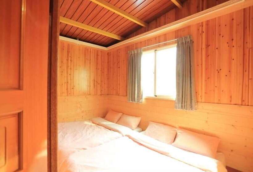 تختخواب و صبحانه Wild Thyme Eco Guest House