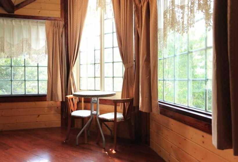 تختخواب و صبحانه Wild Thyme Eco Guest House