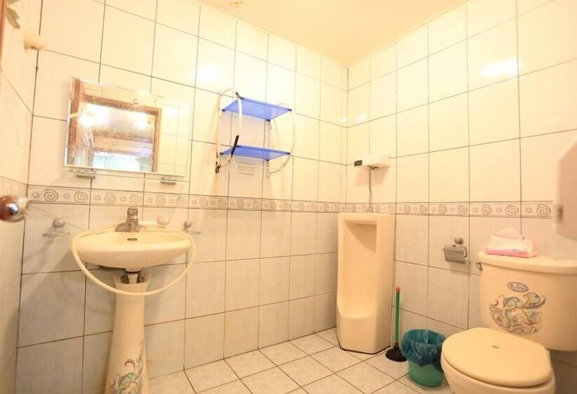 تختخواب و صبحانه Wild Thyme Eco Guest House