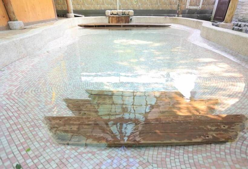 تختخواب و صبحانه Wild Thyme Eco Guest House