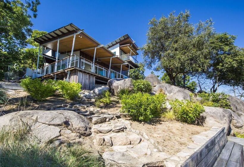 Headland Hideaway