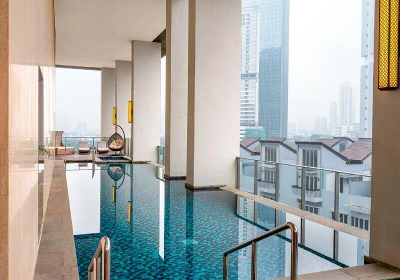 בית מלון כפרי Mangkuluhur Residences By Lorin