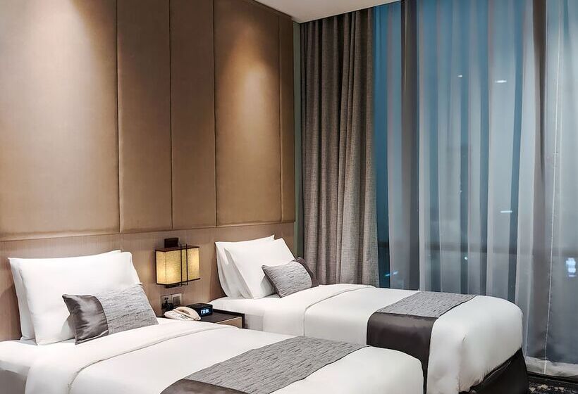 בית מלון כפרי Mangkuluhur Residences By Lorin