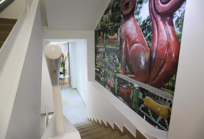 هتل On Apartasuites