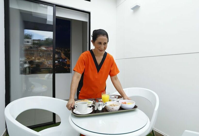 هتل On Apartasuites