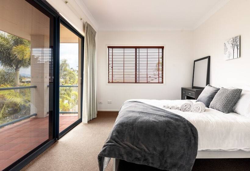Mermaid Beach House