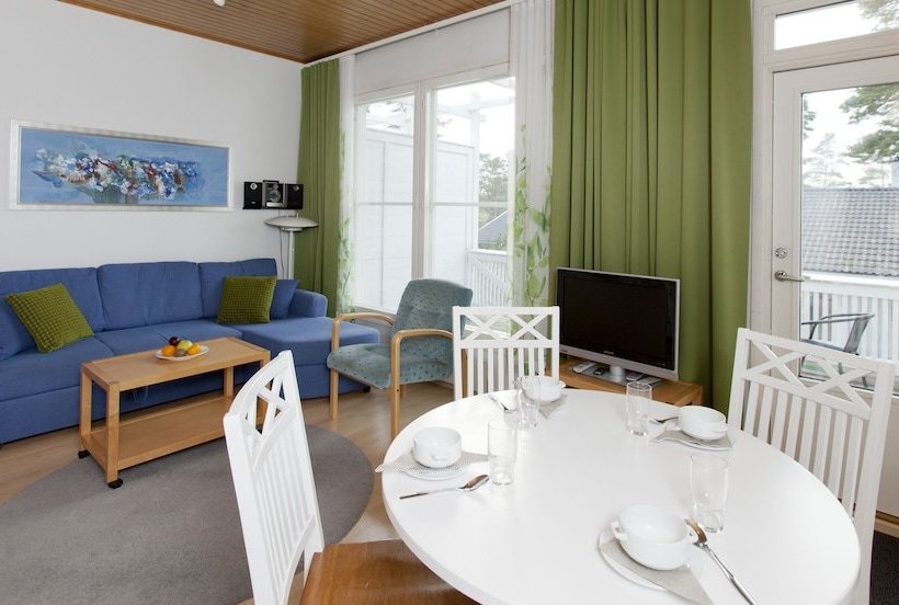 리조트 Holiday Club Airisto Apartments