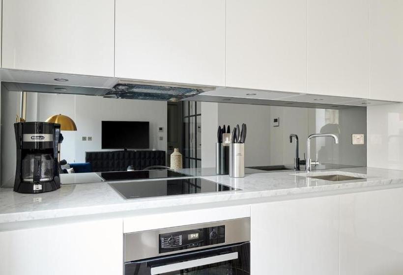 Sonder  Maughan Library Apartments