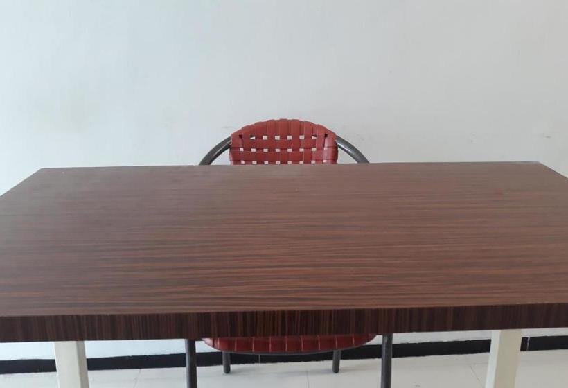 ホテル Spot On 2717  Angsa Lestari