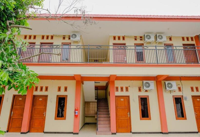 בית מלון כפרי Spot On 2826 Panderman Residence