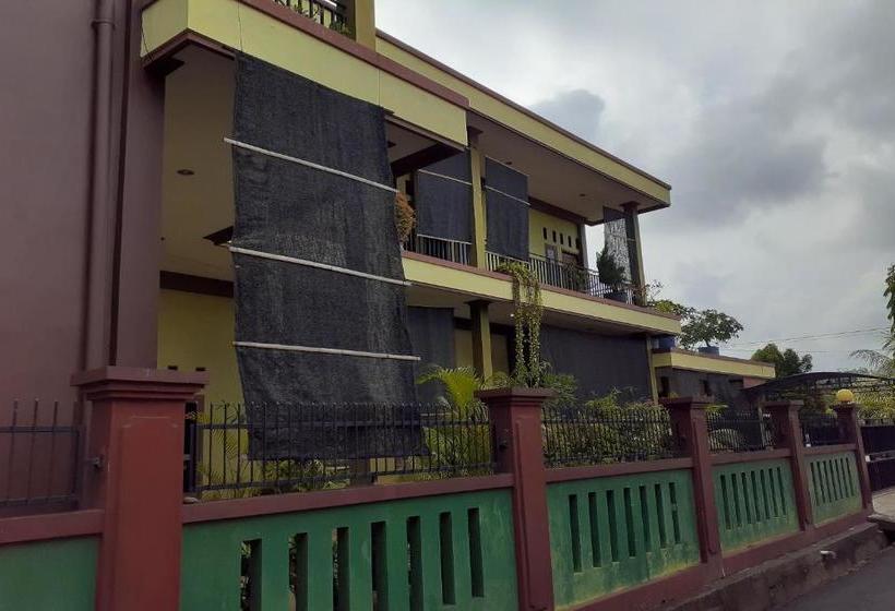 هتل Spot On 2846 Kost Faza