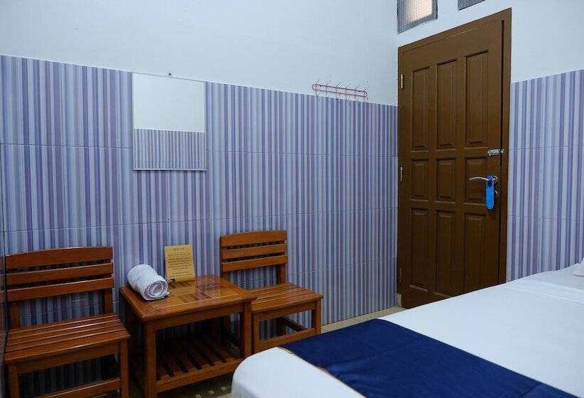 هتل Spot On 2766 Kezia Kost