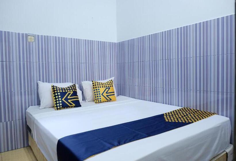 هتل Spot On 2766 Kezia Kost